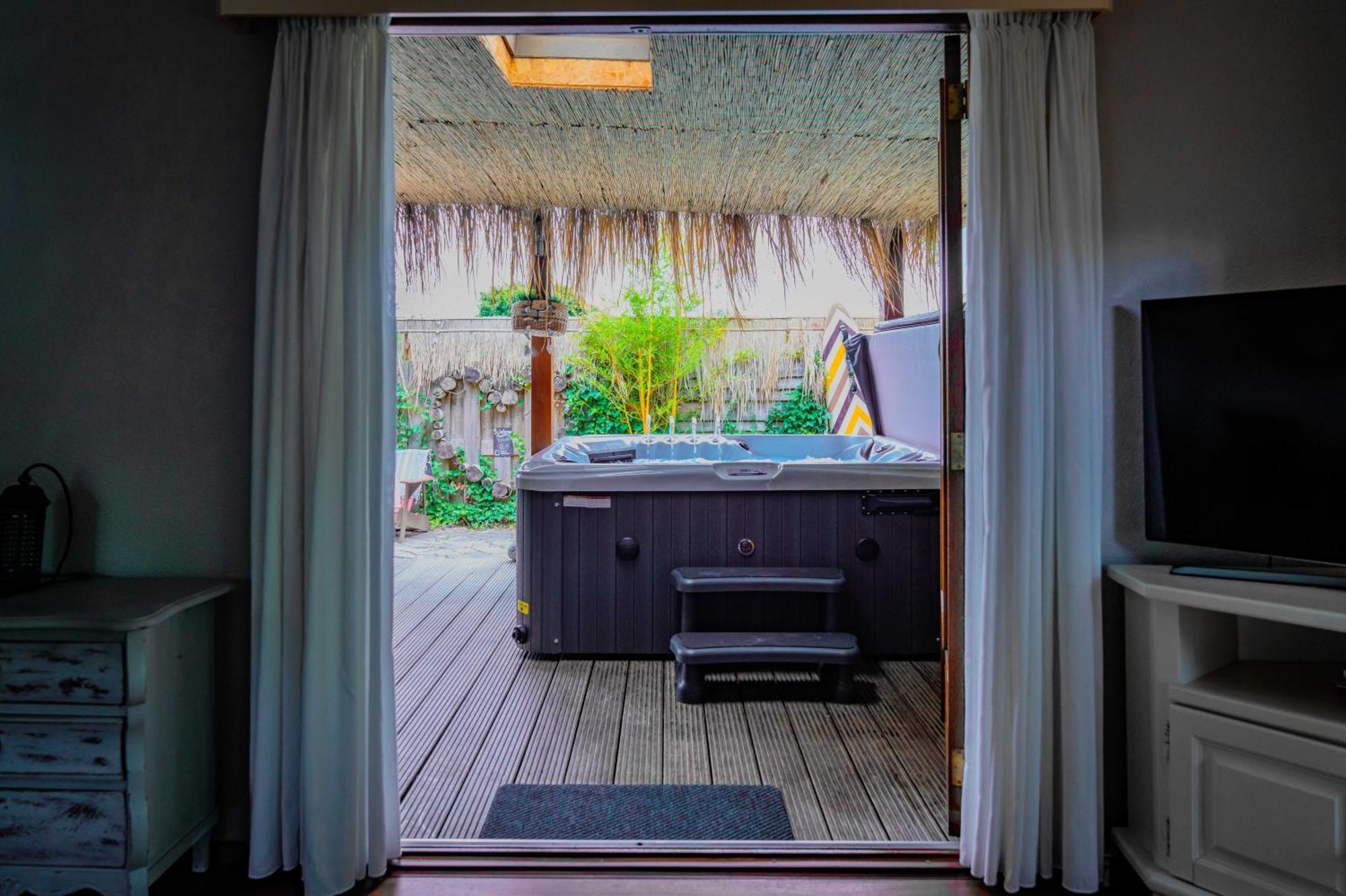Drents Genieten - Kraaiheide Met Prive Jacuzzi Erm Extérieur photo